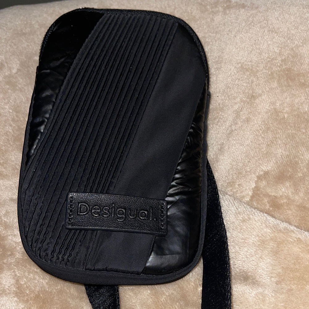 Desigual Smartphone crossbody Nylon Shoulder Bag -- Black